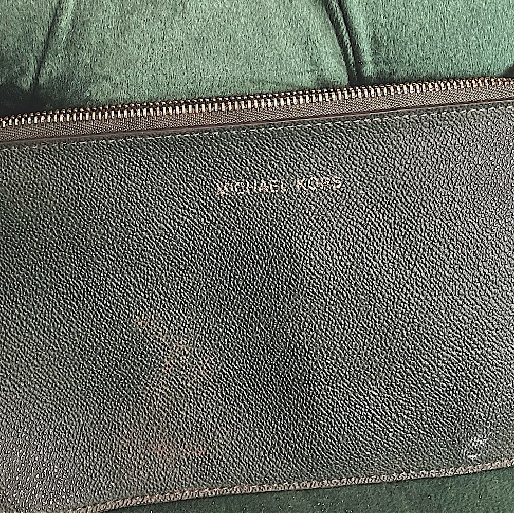 Vintage Michael kors zip wallet